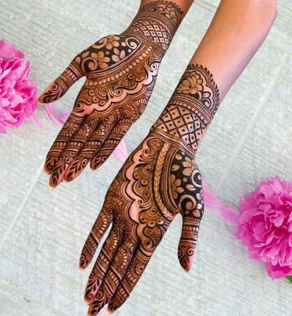 Front full hand Mehndi design[33]