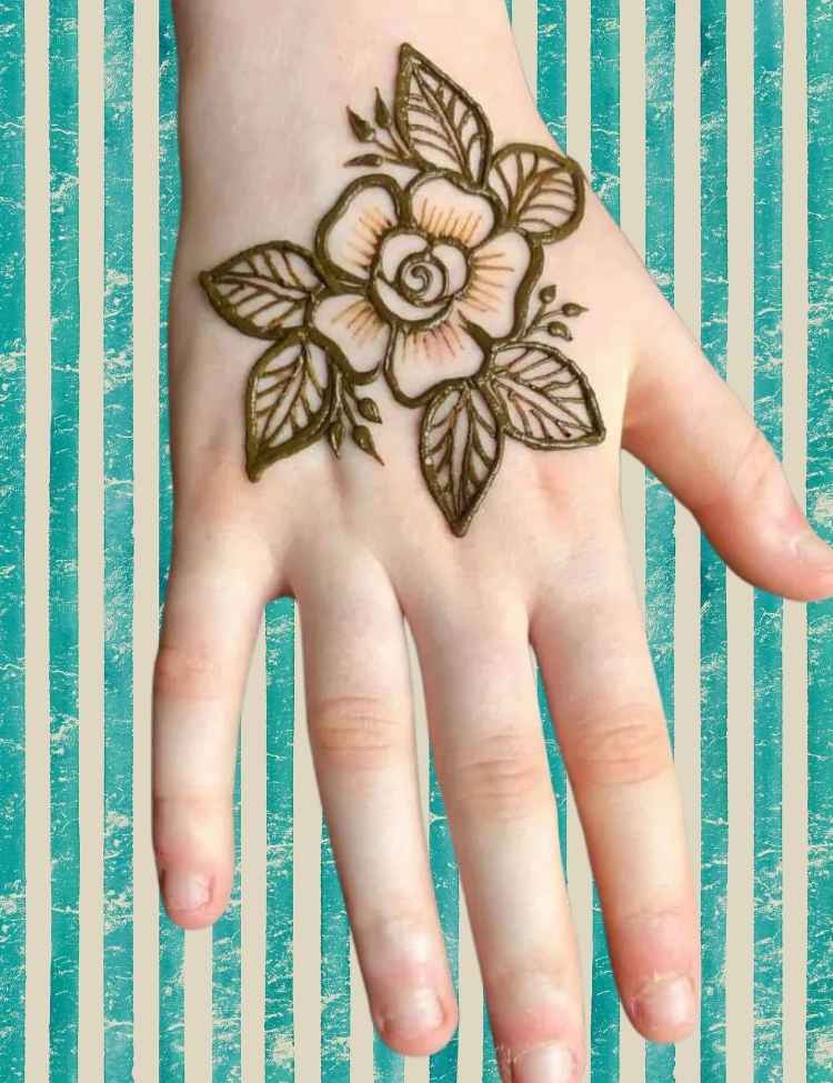 Beautiful Simple Gol Tikki mehndi design for both front and back hand