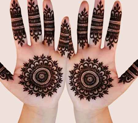 Beautiful Simple Gol Tikki mehndi design for both front and back hand