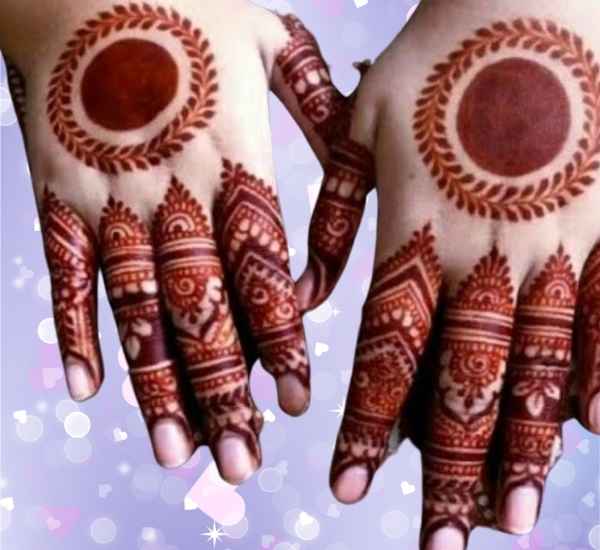 Beautiful Simple Gol Tikki mehndi design for both front and back hand