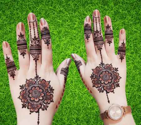 Beautiful Simple Gol Tikki mehndi design for both front and back hand
