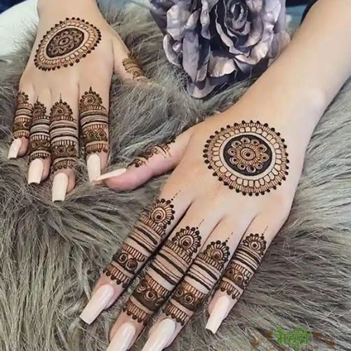 Beautiful Simple Gol Tikki mehndi design for both front and back hand