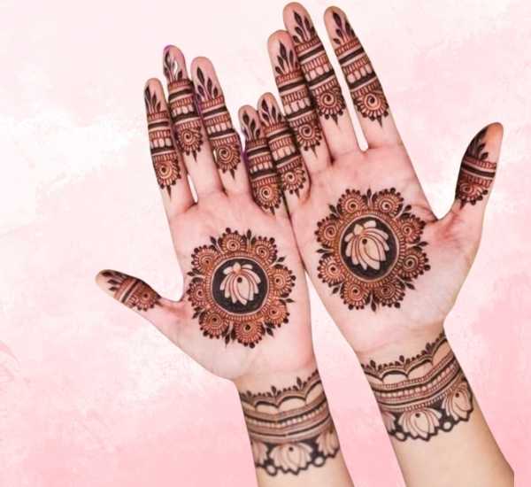 Beautiful Simple Gol Tikki mehndi design for both front and back hand